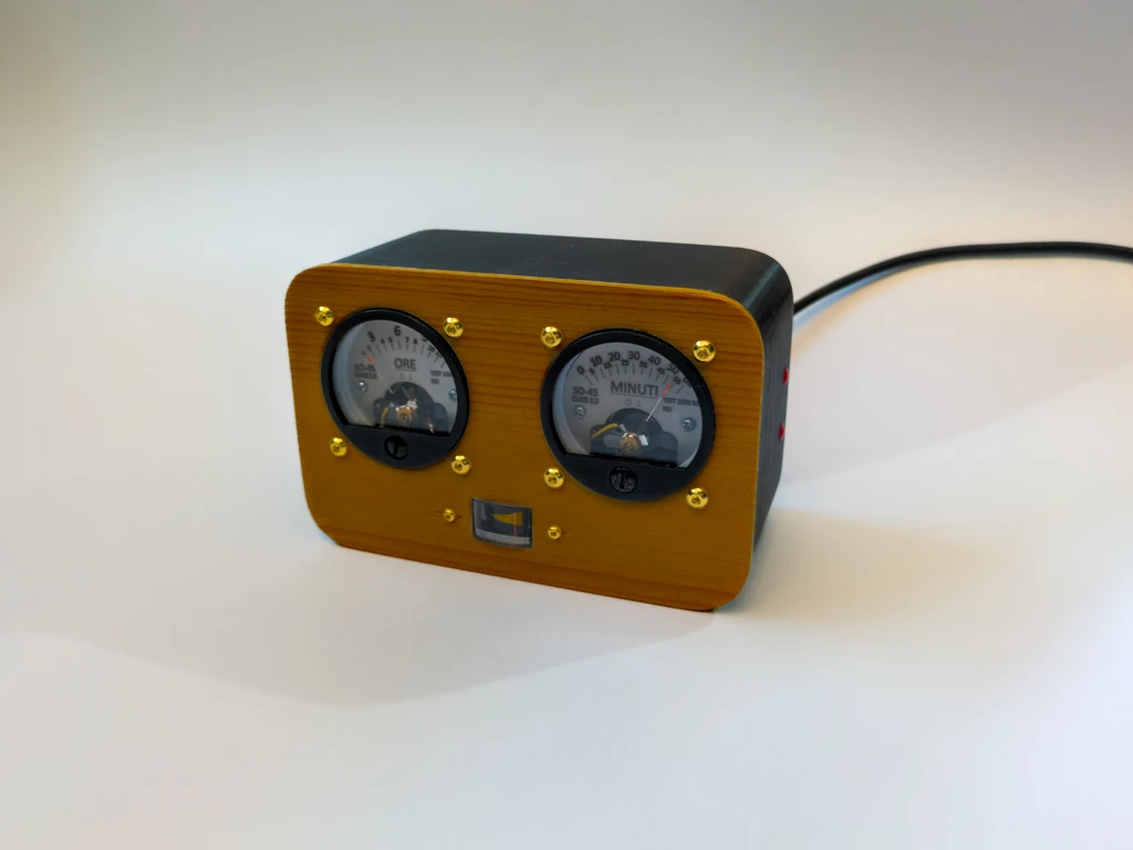 Floppy Voltmeter Clock